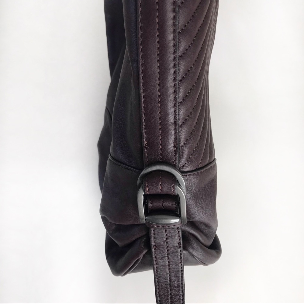 Vince Camuto Tave Hobo Leather Handbag Vamp Color - Picture 5 of 9